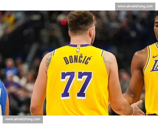 🔥东契奇惊现魔鬼瘦身!球衣号码从 077 缩水成 7,球迷惊呼认不出!🔥 🔥东契奇惊现魔鬼瘦身!球衣号码从 077 缩水成 7,球迷惊呼认不出!🔥